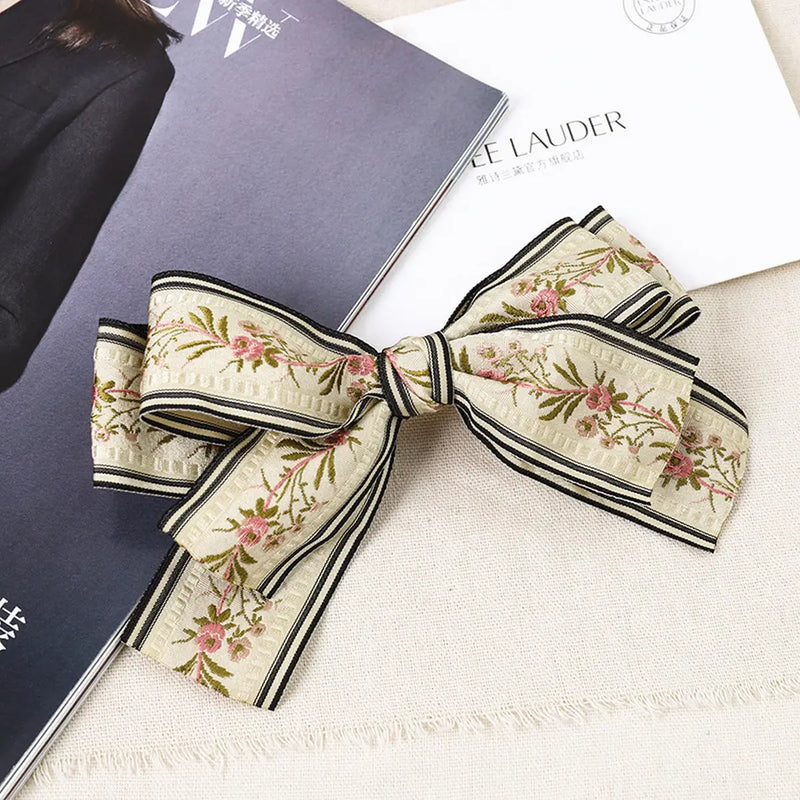 TL A A Bow Clip