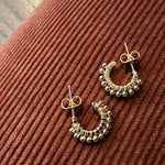 TL JSR Hug Earring