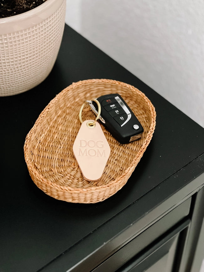 SP - Handmade Leather 'Dog Mom' Motel Keychain