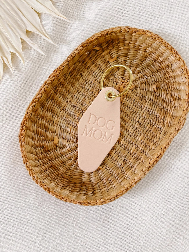 SP - Handmade Leather 'Dog Mom' Motel Keychain