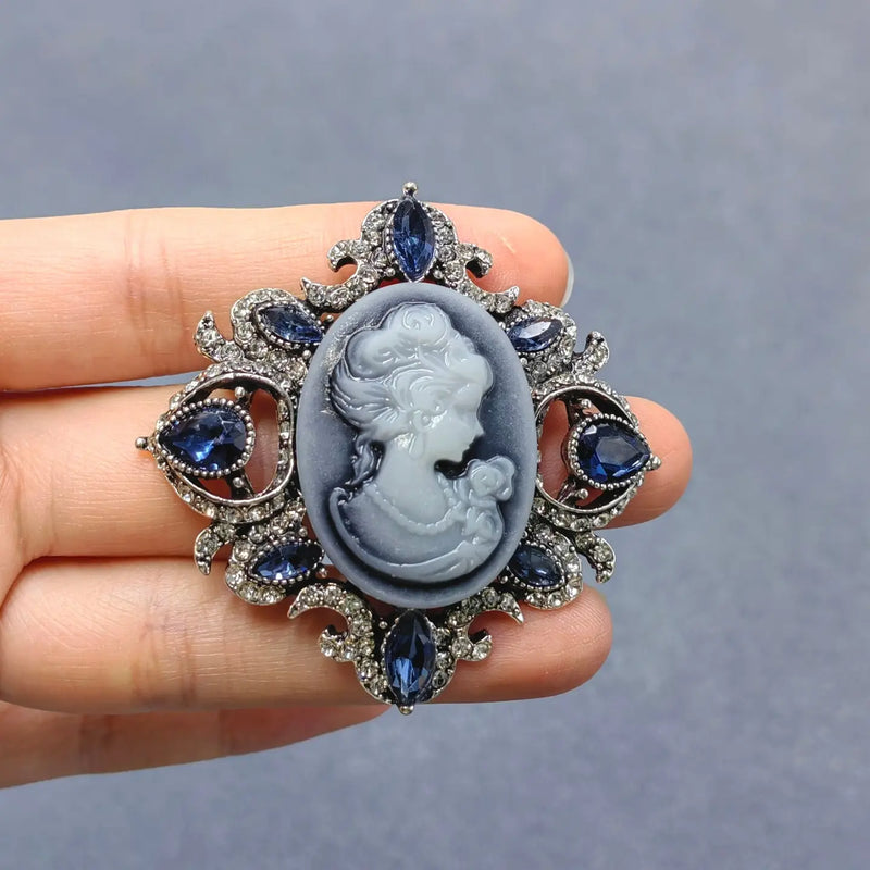 TL JMQ Cameo Brooch