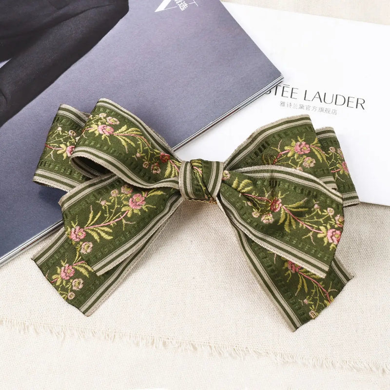 TL A A Bow Clip