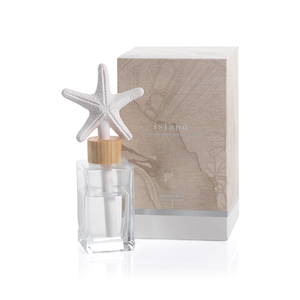 Glass bottle with starfish porcelain diffuser with Aegean Fragrance. Diffuser Dimensions: 2.75 in x 2.75 in x 7 in 6.99 cm x 6.99 cm x 17.78 cm Box Dimensions: 4.25 in x 4.25 in x 7.25 in 10.8 cm x 10.8 cm x 18.42 cm Oil Volume: 80 ml // 2.7 oz